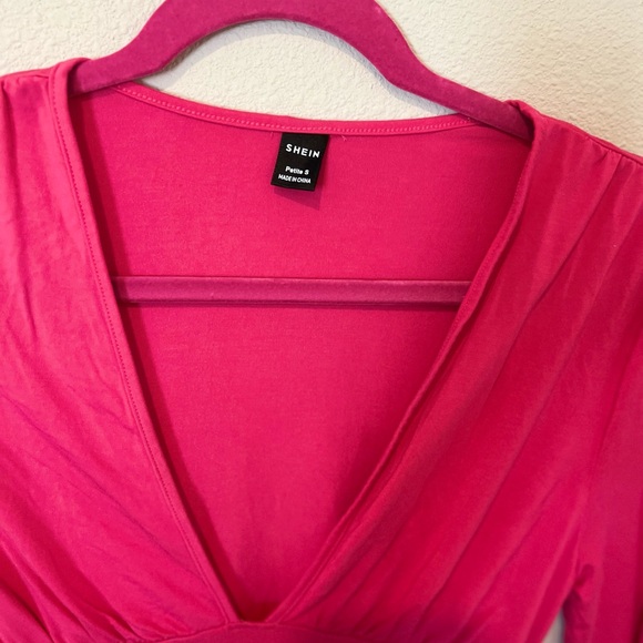 Elegant Pink V-Neck Dress - Picture 2 of 3